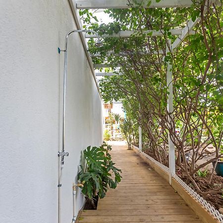 Maho Beach House - Petite Studio - Beach Access Esterno foto