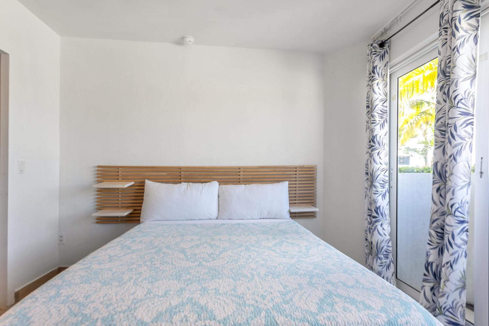 Maho Beach House - Petite Studio - Beach Access Esterno foto