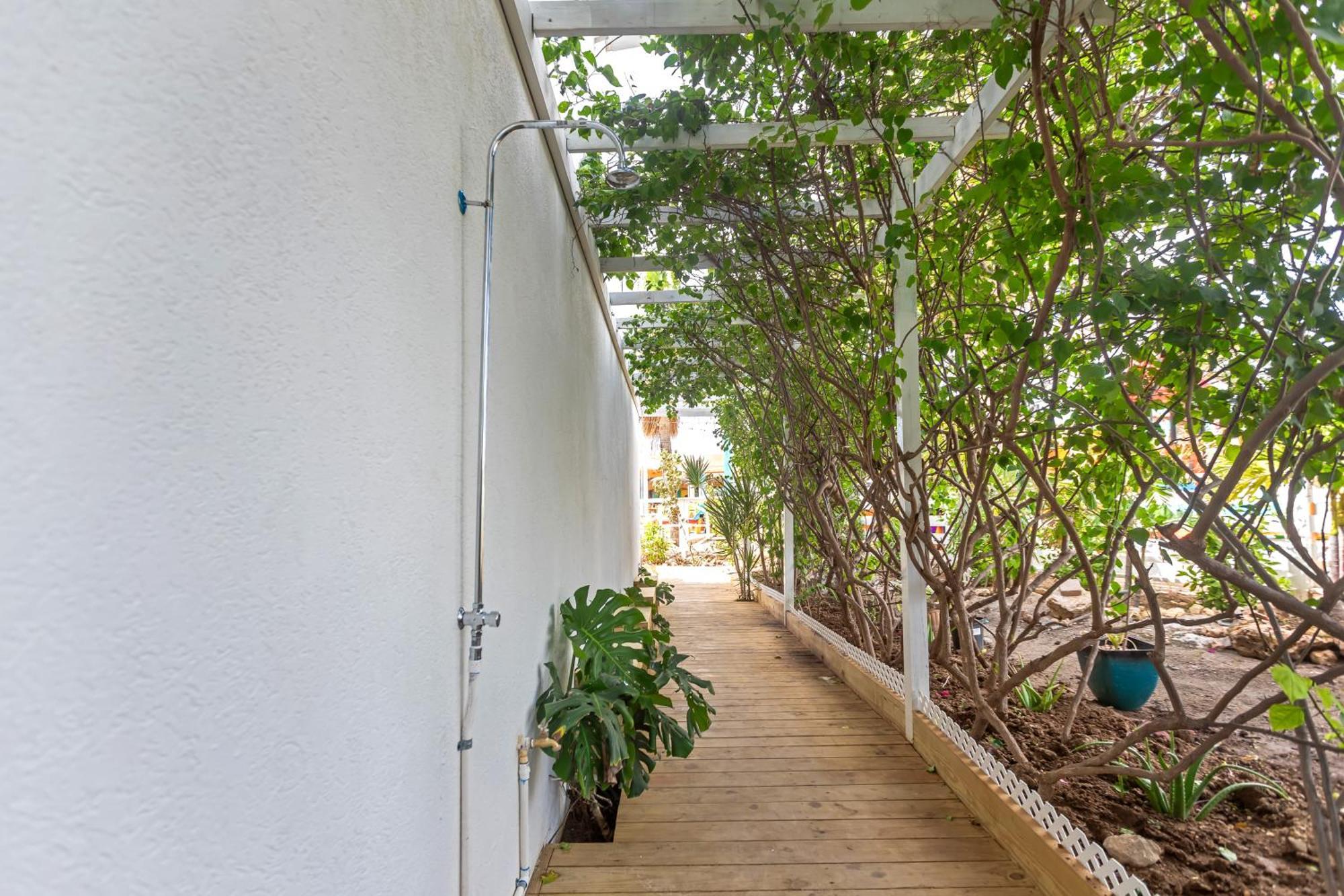 Maho Beach House - Petite Studio - Beach Access Esterno foto
